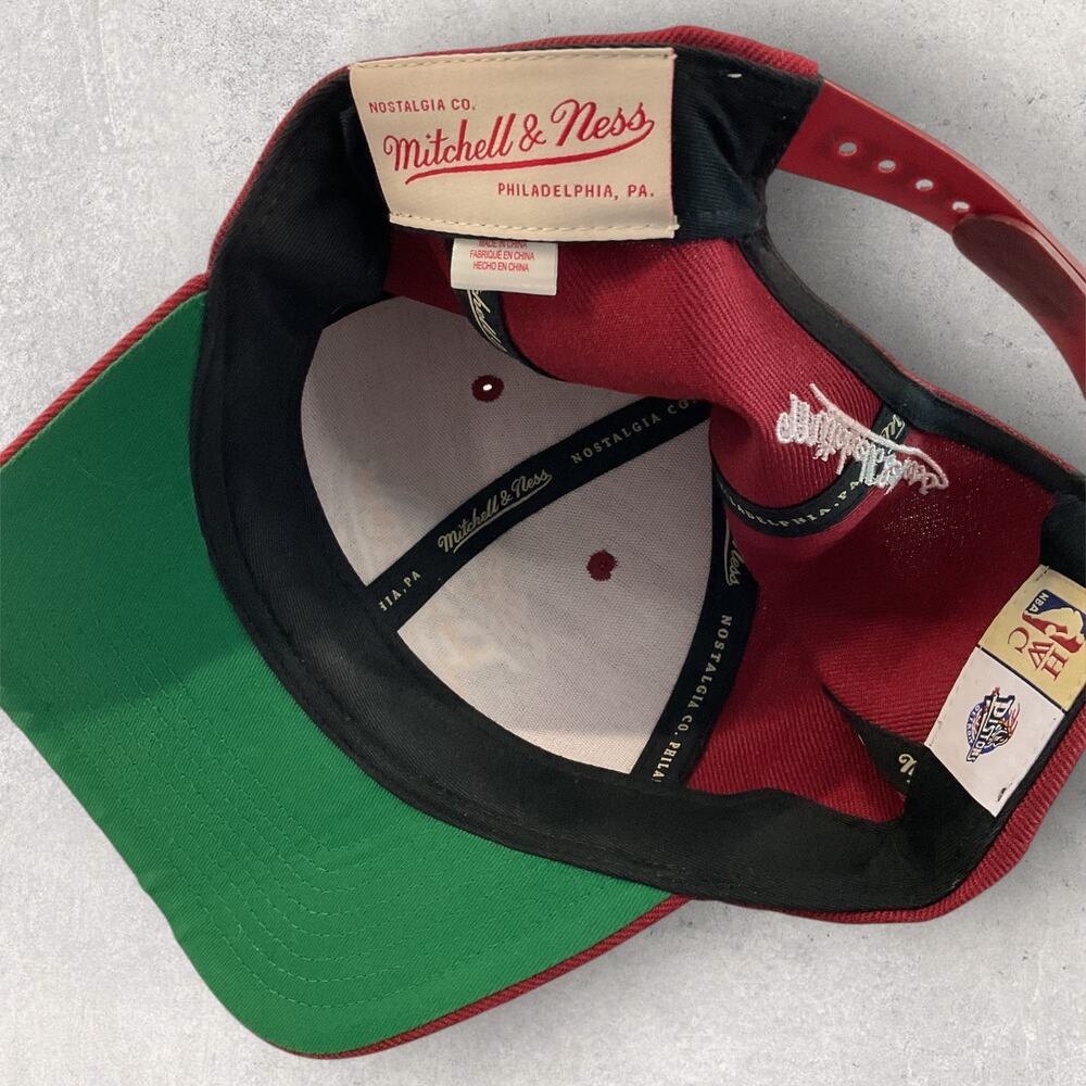 Mitchell & Ness Detroit Pistons Snapback Hat Red Retro NBA Logo Cap OSFA - Picture 7 of 7